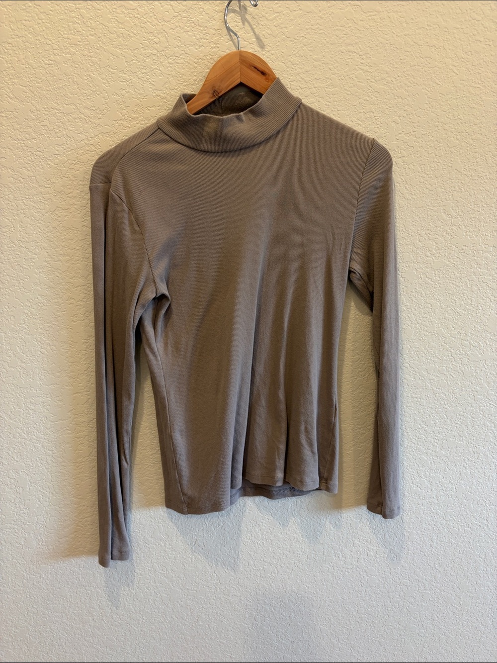 Banana Republic Long Sleeve Mock Neck Top in Taupe
